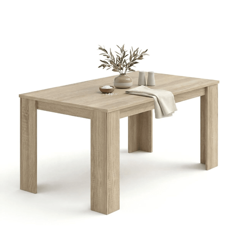 Duehome A mesa de jantar Naya, com 140x80 cm, é uma mesa retangular ideal para sala de estar ou cozinha, perfeita para acomodar confortavelmente de 4 a 6 pessoas. Seu design prático e versátil se adapta a diferentes estilos de decoração, sendo ideal para o uso diário e para compartilhar refeições com a família ou amigos.