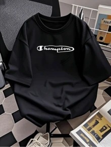 The Champion Logo On This T-Shirt Represents Excellence And A Spirit Of Overcoming Challenges. It Conveys A Message Of Strength, Success, And The Constant Pursuit Of Being The Best In Any Field. It's A Symbol Of Determination And Outstanding Achievements, Perfect For Those Who Aspire To Reach Their Goals. This Women's T-Shirt Is Made Of Soft Fabric For Greater Comfort, Ideal For Everyday Wear And Light Sports Activities. - 黑色 - 查看 2