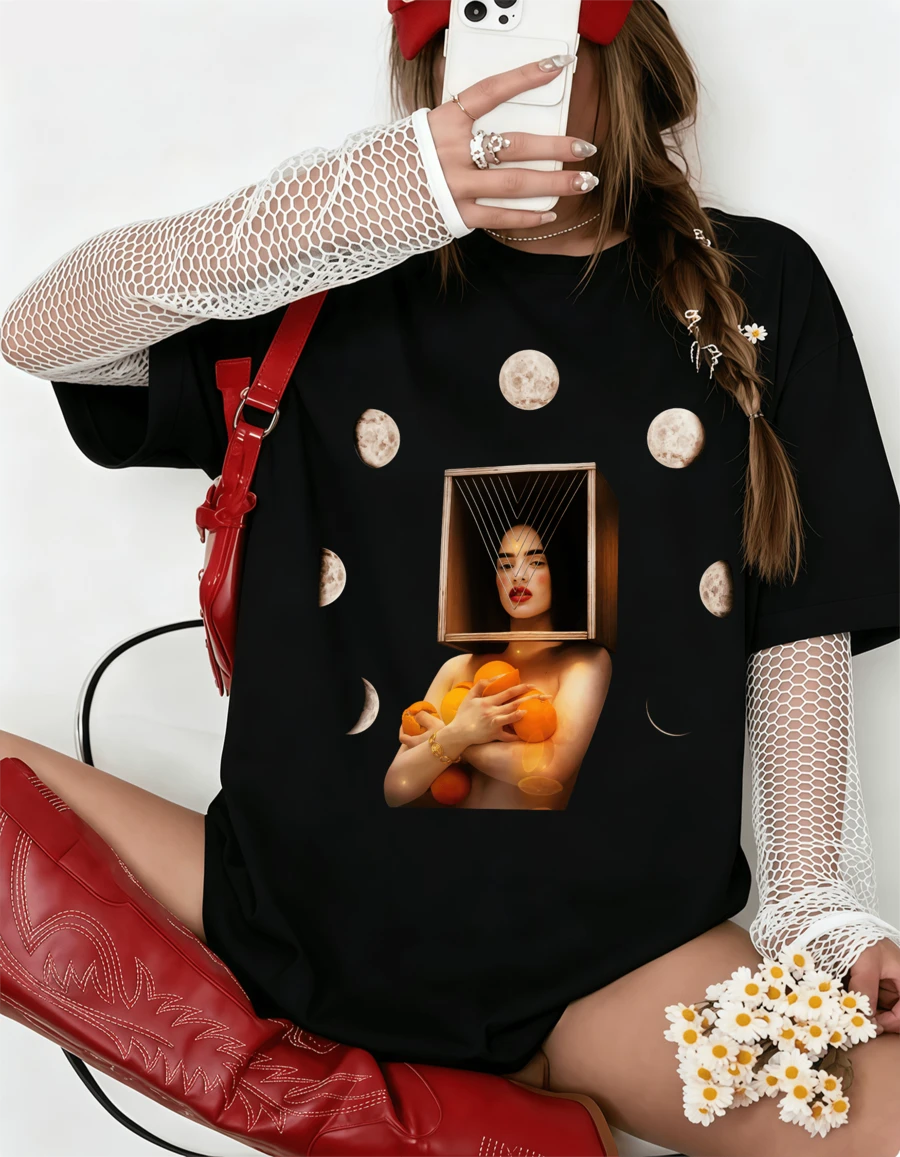 Oversized T-Shirt - RosalíIa "El Mal Querer" Filip Custic Art Shirt Black - 黑色 - 查看 1
