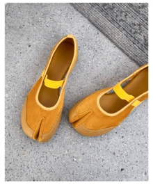 Women's New Split-Toe Beanie Shoes, Red Casual Flat Mary Jane Shoes With Cross Straps Zapatos Comodos De Mujer Zapatos De Mujer Sandals Sandals For Women Women Sandals Summer Closed Toe Sandals Jelly Sandals Women Polka Dots Hollowed-Out Summer Elegant 4th Ofjuly Outfit Checkered Embroidery - 黃色 - 查看 3