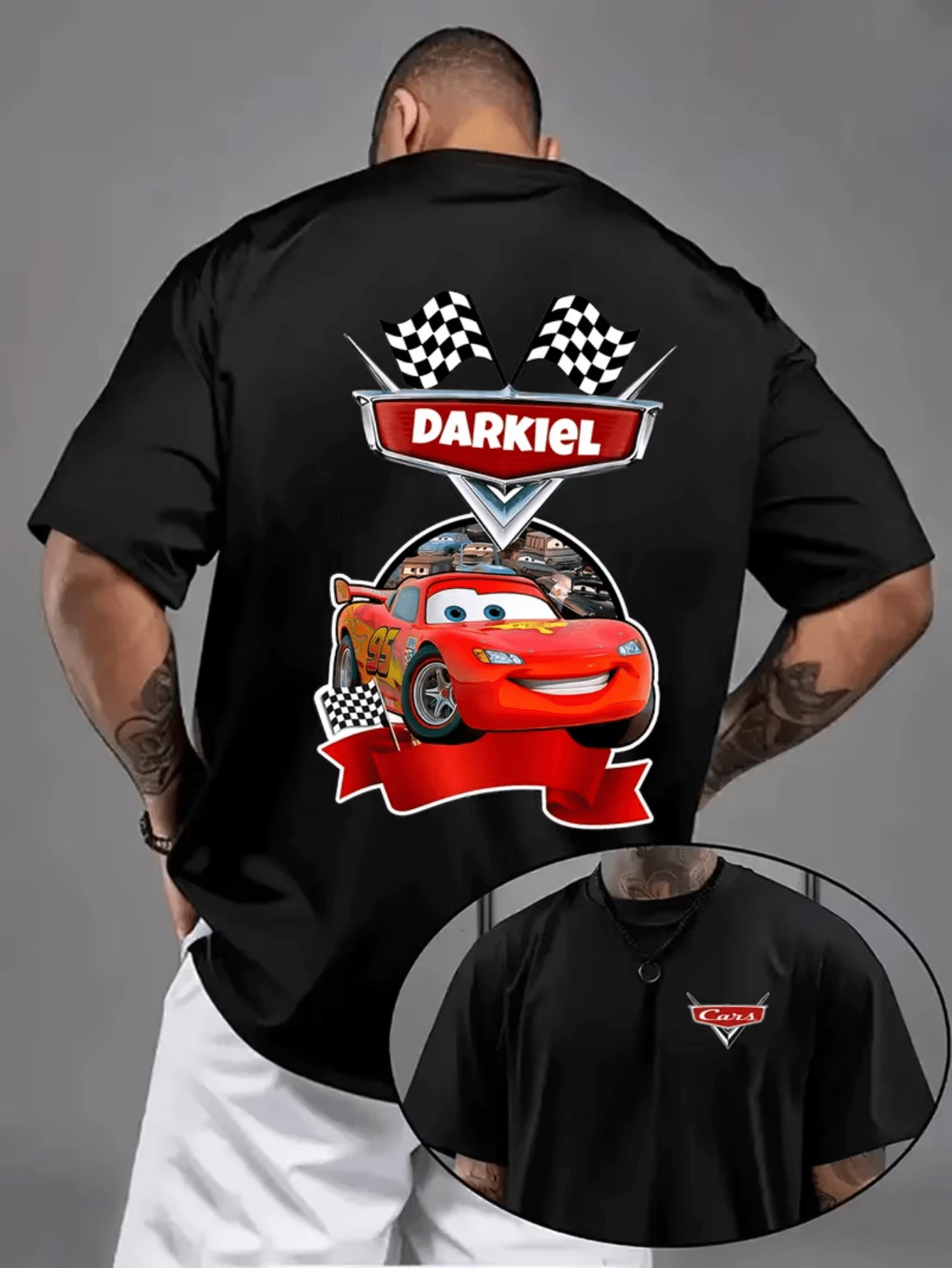 (Disney Licensed)Disney Cars Lightning McQueen Champion Checkered Flag Graphic T-Shirt, Men's 100% Cotton Crew Neck Short Sleeve Tee, Loose Oversized Casual Streetwear, Race Flag Lightning McQueen Back & Chest Print T-Shirt For Men, Mens Clothes, Men, Ropa De Hombre, Summer Clothes, Men Shirts, Graphic Tees, Disney Outfits Men, Graphic Tees, Camisetas Para Hombre, Camisas Para Hombre, Summer Outfits For Men, Father's Day Gift, Perfect Gift For Family And Friends, Which Are Necessary For Birthday Parties, Disney Shirts, Mens Clothes, Summer Clothes, Officially Licensed Disney T-Shirts, Disney Men's And Women's Spring/Summer Fashion Casual Short-Sleeve T-Shirts - màu đen - Xem 1