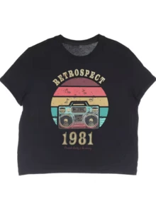 Retro Sunset With A Large Boombox Radio And Musical Notes That Evoke The Vibrant Energy Of The Eighties, Showcasing The Free Spirit Of Classic Music And Urban Nostalgia. A Modern, Comfortable, And Versatile Women's T-Shirt - 黑色 - 查看 8