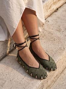 VIKIVIKI SHOES Women's Flat Ballerina-Style Shoes With A Woven Design And Pointed Toe, Featuring Wrap-Around Laces At The Ankle. These Lightweight And Elegant Women's Shoes Are Perfect For Summer, Everyday Wear, Walks, And Vacations. Their Modern Bohemian Style Is Easy To Pair With Dresses, Skirts, And Comfortable Seasonal Casual Looks. - màu xanh lá - Xem 2