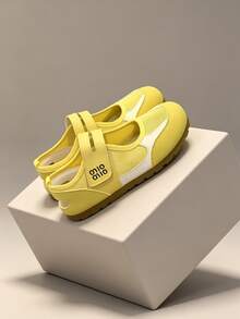 Children's Breathable Mesh Mary Jane Flat Shoes, Lightweight Summer Casual Shoes With Adjustable Strap, Non-Slip Soft Sole, Toe Protection And Quick-Drying Upper, Suitable For Outdoor Play And Daily Wear - Yellow - View 2