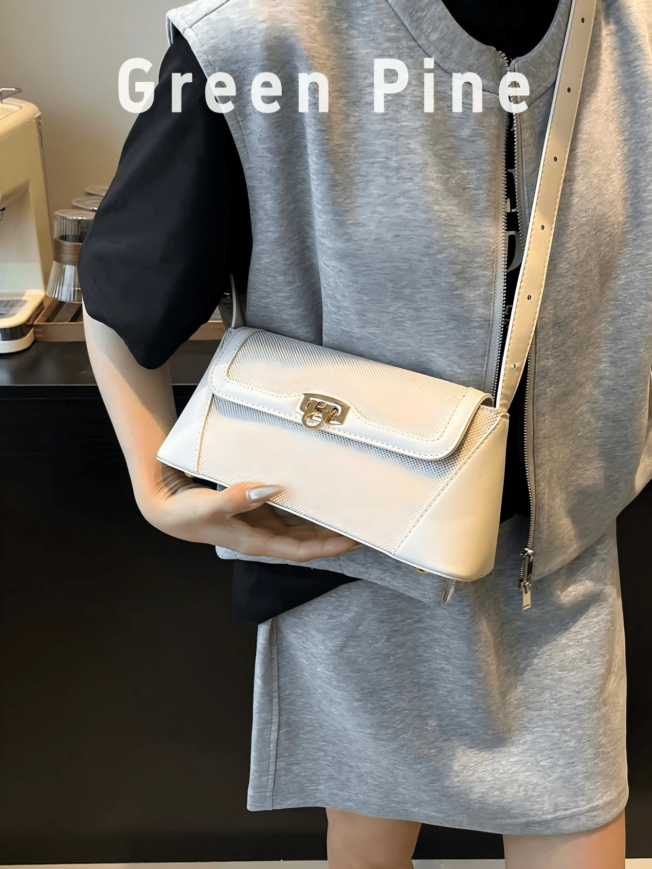 New French Niche Design Women's Handbag, Contrast Color Commuter Underarm Fashion Versatile Retro Baguette Shoulder Bag - White - View 1