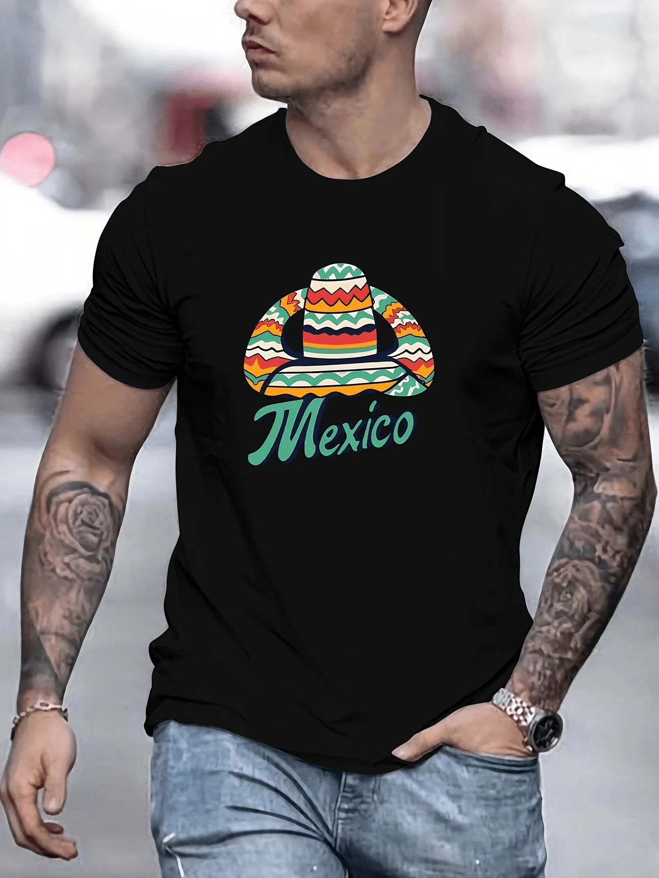 Traditional Mexican Hat With Vibrant Colors Representing The Joy And Culture Of Mexico, Evoking Celebrations And Authentic Music, A Symbol Of Identity And National Pride. A Modern, Casual, Comfortable Men's T-Shirt Suitable For Everyday Wear And Travel. - 黑色 - 查看 1