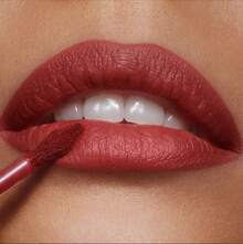 Charlotte-Tilbury 3毫升 CT Charlotte Tilbury Matte Revolution 唇膏，持久哑光妆效，不拔干，滋润保湿，色号百搭 - Walk of No Shame - 3ml - 查看 3