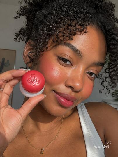 Fwee 1pc Lip And Cheek Balm Warm Elegant Red , Pudding Texture Cream Blush Smooth Blendable Lightweight Natural Matte Finish Dual Use Lip Color Cheek Color For Women Ladies Daily Makeup No Makeup Look Korean Makeup Soft Glam Look #RD03 AMBITIOUS