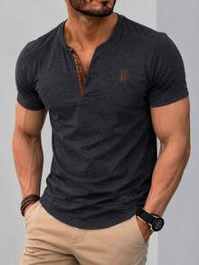 Camisa polo de manga corta con botones hasta la mitad y patrón bordado, de uso casual y de negocios para hombre en verano - Gris Oscuro - Ver 1