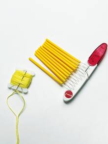 5pcs Yellow Plastic Threader, Extended Non-Slip Handle, Easy Threading. Bright Yellow Appearance, Not Easy To Lose. Universal Metal Guide Suitable For Multiple Needle Types, Smooth Threading, Applicable For Thick And Thin Materials, Suitable For Sewing And Embroidery - Plastic Thread Threader - View 3