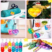 1 pieza Llavero con forma de corazón esponjoso, juguete antiestrés de silicona suave con burbujas que se revientan, juguete portátil para aliviar el estrés, adecuado para todas las edades, excelente para volver a la escuela, juguete de relajación en el aula - Multicolor - Ver 7