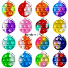 1 pieza Llavero con forma de corazón esponjoso, juguete antiestrés de silicona suave con burbujas que se revientan, juguete portátil para aliviar el estrés, adecuado para todas las edades, excelente para volver a la escuela, juguete de relajación en el aula - Multicolor - Ver 14