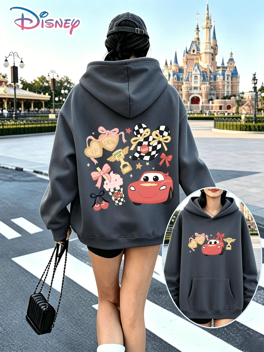 This Disney-Style Lightning McQueen #95 Checkerboard Sweatshirt Features Mickey Mouse Ears, A Bow, A Heart, And A Trophy Design, Inspired By The Adorable Cars Series. The Loose Fit Is Youthful And Flattering, Perfect For Everyday Wear, Commuting To School, Or Disneyland. (Women's Autumn/Winter Clothing/Elegant Women's Outfits/Patterned Hoodies/Printed Tops/Casual Outfits For Women/Women Trending Now/Holiday Co-Ord/Plus Size Friendly) - Màu xám đen - Xem 1
