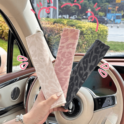 1PC 2026 New Style, Pink And Brown Leopard Print Car Seat Belt Shoulder Pads, High-End Car Seat Protector, Anti-Neck Rigging Seat Belt Cover, Cross-Border Leopard Print Car Seat Belt Protector, New Car Interior Accessories, All Seasons, High-End And Cute, Suitable For All Car Models, Best Gifts For Friends, Graduation Gifts, Back-To-School Gifts, Christmas Decorations, Valentine's Day Gifts, Gifts For Mom And Dad, Halloween, Thanksgiving, Personalized Gifts, Birthday Gifts, New Year Gifts