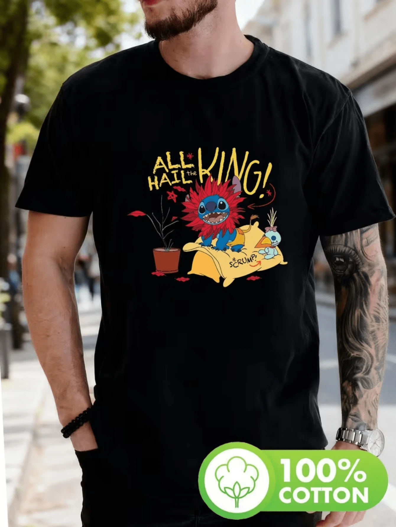 (Disney T Shirts)Stitch (Lilo & Stitch) X THE LION KING1 Simba Cosplay "All Hail The King!" Cartoon Print With Scrump 100% Cotton Crew Neck Short Sleeve Graphic Tee Men's Casual Top, Mens Clothes, Men, Ropa De Hombre, Summer Clothes, Men Shirts, Graphic Tees, Disney Outfits Men, Graphic Tees, Camisetas Para Hombre, Camisas Para Hombre, Summer Outfits For Men, Father's Day Gift, Perfect Gift For Family And Friends, Which Are Necessary For Birthday Parties, Disney Shirts, Mens Clothes, Summer Clothes, Officially Licensed Disney T-Shirts, Disney Men's And Women's Spring/Summer Fashion Casual Short-Sleeve T-Shirts - màu đen - Xem 1