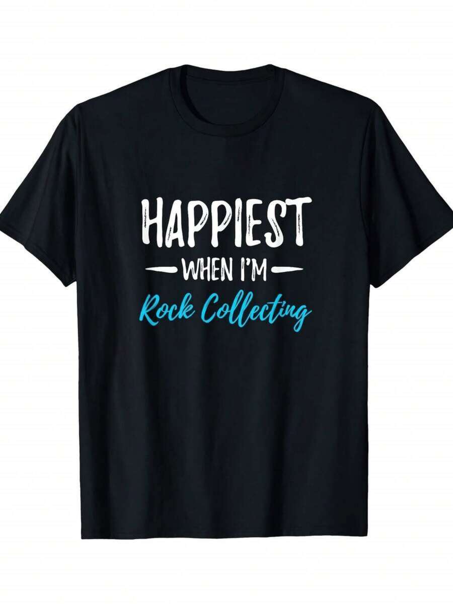The Men's T-Shirt "Happier Collecting Rocks" Expresses The Joy That Comes From Searching For And Finding Gems And Unique Geological Specimens, Celebrating This Fascinating Outdoor Activity As A Rewarding Hobby And Personal Passion For Enthusiasts Of All Ages Seeking Relaxation And Discovery In Nature. It Emphasizes The Thrill Of The Hunt And The Appreciation For The Subterranean World Of Minerals And Rock Formations, Showing Particular Pride In This Hobby With Eye-Catching Text In Spanish For Men. - 黑色 - 查看 1