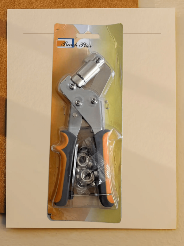 41件套珠宝制作工具套装，重型打孔器套装包含20个（内径10毫米）鸡眼扣、20个垫圈和1个打孔器，适用于DIY防水帆布打孔和安装，以及DIY防水帆布、人造革和防水面料项目的手工金属打孔和穿孔，也可用于缝纫帆布、皮革、纸张、旗帜等，是必备的手工工具。