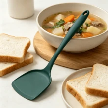 Spatule en silicone pour crêpes, compatible avec les poêles anti-adhésives, résistante à la chaleur, ne se décolore pas, anti-brûlure, avec trou de suspension, options multicolores - Multicolore - Voir 5
