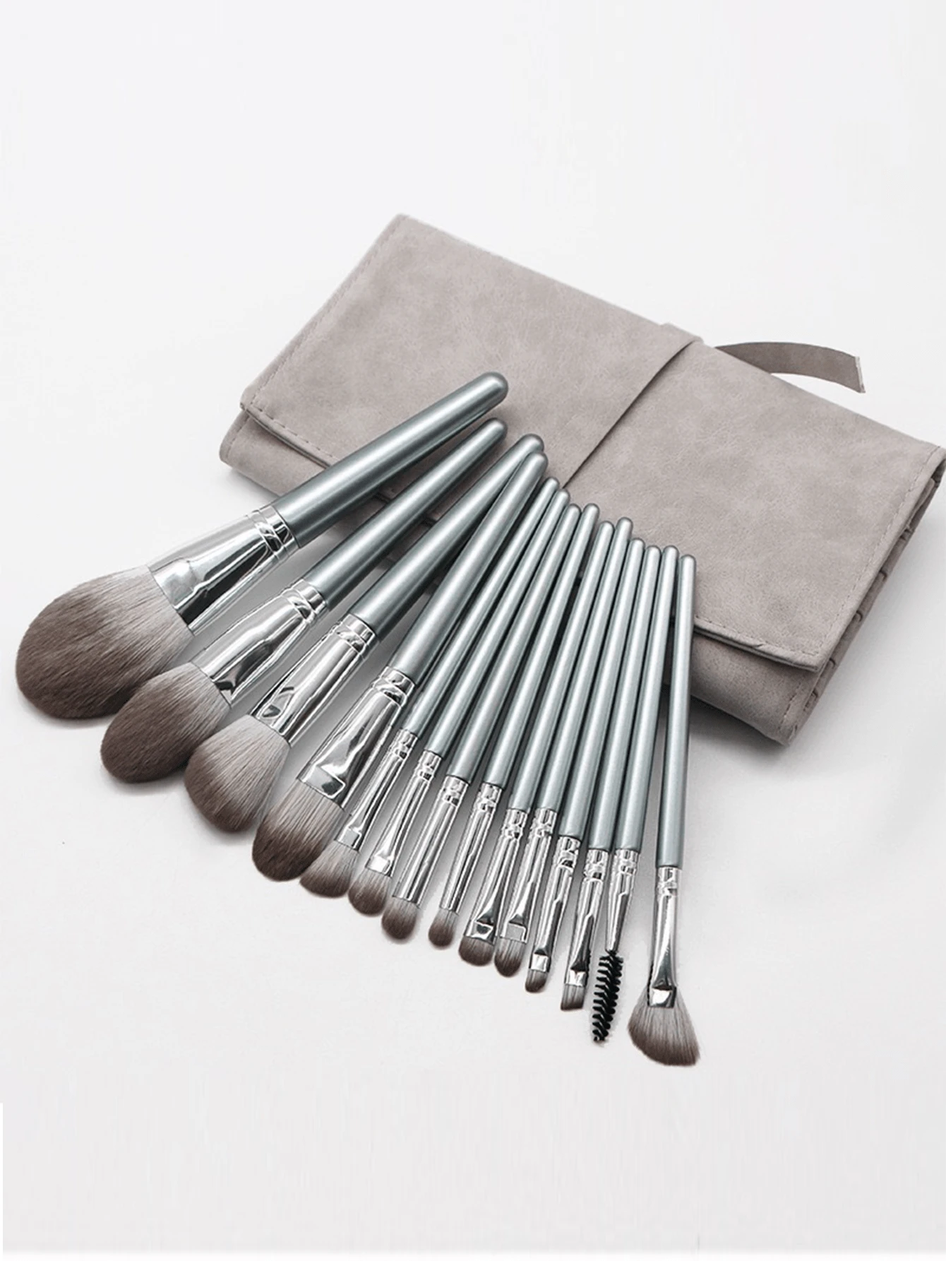 14pcs Portable Multi-Functional Makeup Brush Set, Suitable For Beginners, Makeup Brushes, Brush Set, Makeup Brush Set, Complete Makeup Kit, Makeup Brush Set, Full Makeup Tool Kit, Brush Set, Makeup Brush Set, Professional Makeup Brushes, Complete Makeup Kit - Silver - View 1