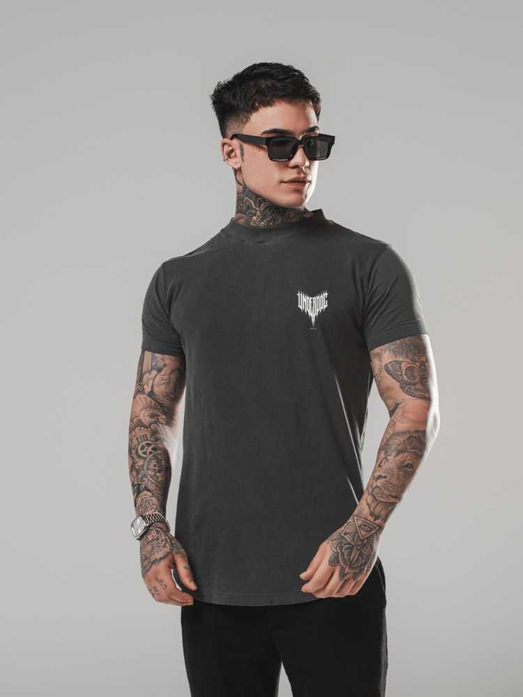 Longline T-Shirt With High Neck, Short Sleeves, DMUNIZ Premium Knit, 100% Cotton, Casual With Gothic Underdog Streetwear Print - 黑暗石化 - 查看 2