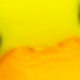 متعدد الألوان