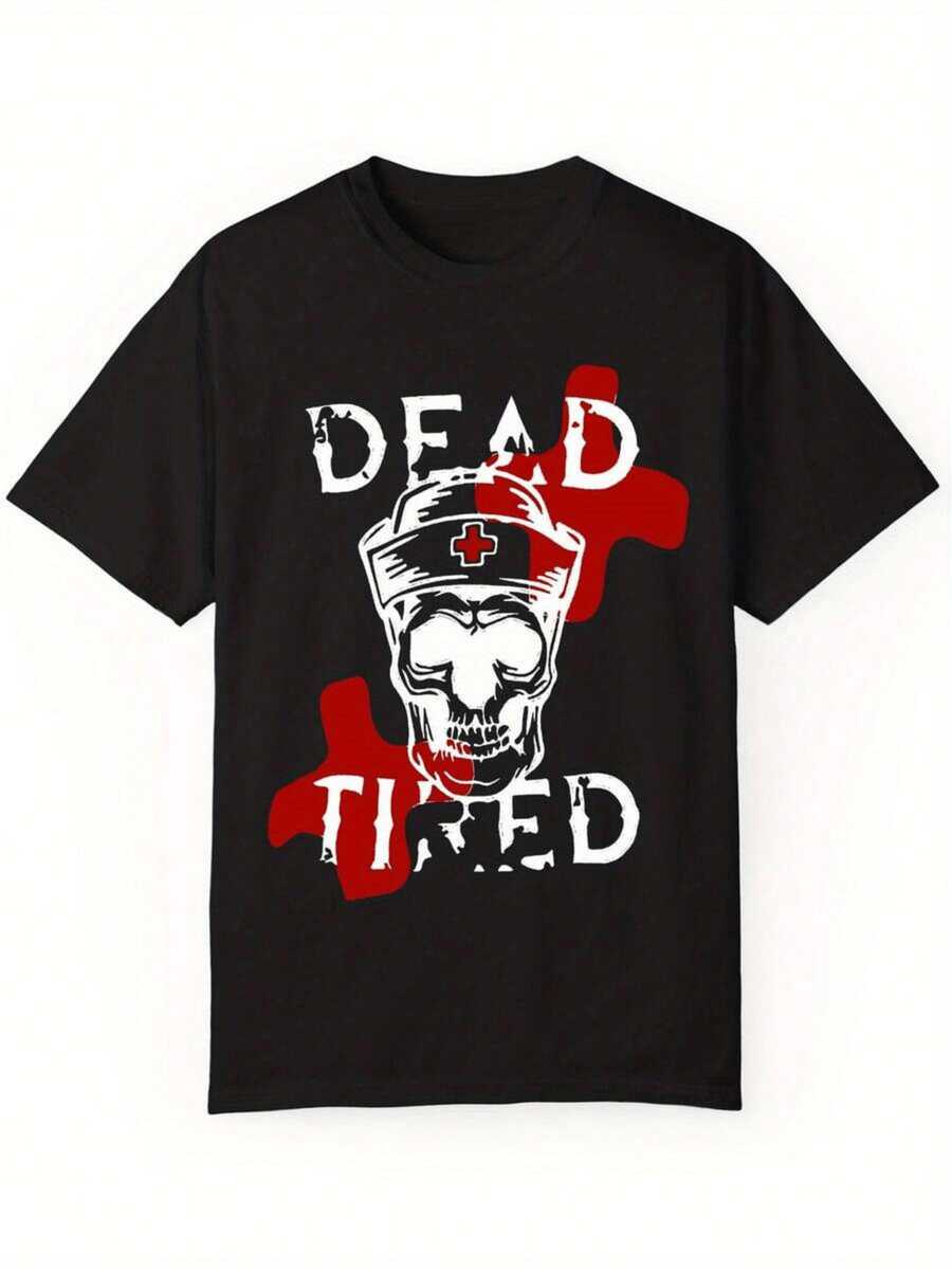 Craneo enfermero con gorro símbolo de cruz roja y letras desgastadas 'DEAD TIRED' expresión de agotamiento total en la profesión médica prenda imprescindible para mostrar tu dedicación agotadora en el sector sanitario camiseta de hombre con estampado impactante y original oferta especial veraniega para profesionales de la salud. - Negro - Ver 1