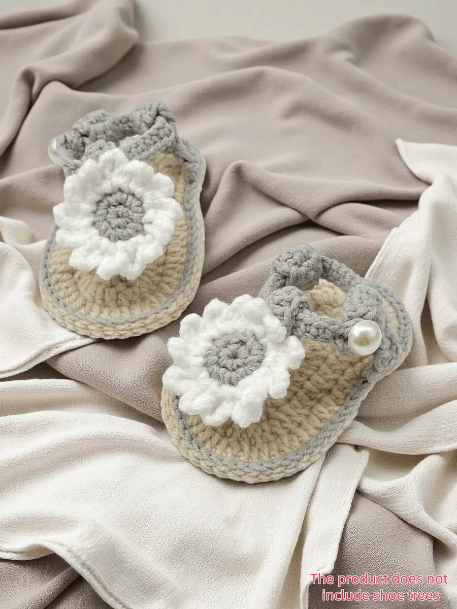 1 Pair Handmade Infant Sandals, Crochet Daisy Flower Design, Yellow & White, Pearl Button Detail - Light Grey - View 1