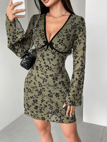 Y2K Floral Velvet Flocked Mesh Long Sleeve Flare Sleeve V-Neck Mini Dress With Bow Detail - Verde Oliva - Ver 6