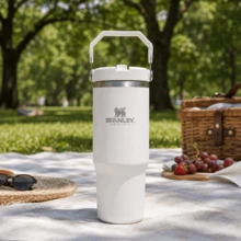 STANLEY IceFlow 1.0 Flip Straw Tumbler With Handle 30 Oz | Insulated Stainless Steel Leak Resistant Water Bottle | Valentine's Day Gifts For Her, Gifts For Him, Mother's Day Gift, New Year Gift, Birthday Gift For Women Men - trắng - Xem 1