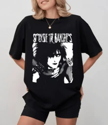 Camiseta cropped Siouxsie and the Banshees com estampa de retrato, estilo rock gótico dos anos 80 para fãs unissex. - Preto - Ver 9