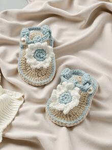 1 Pair Handmade Infant Sandals, Crochet Daisy Flower Design, Yellow & White, Pearl Button Detail - Baby Blue - View 5