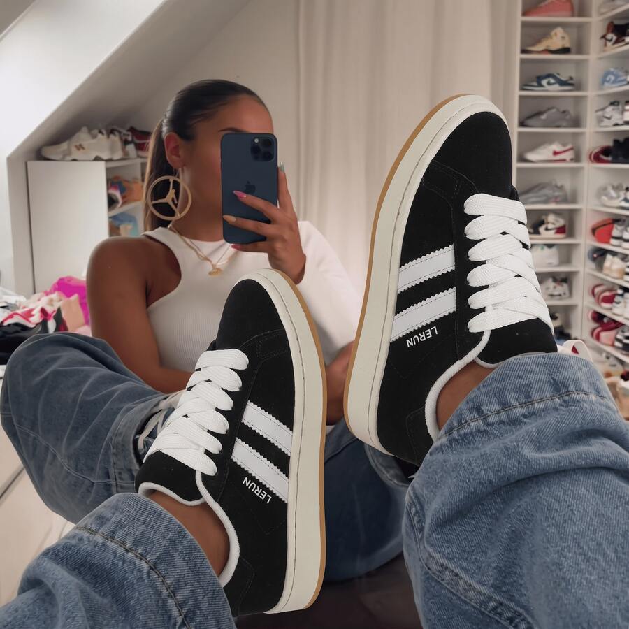 Black And White Street 00s Sneakers For Men And Women - Famous - On - 00s BLACK aND WHITE - View 1