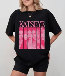 Women's Oversized Printed KATSEYE Group T-Shirt, Retro K-Pop Style - 黑色 - 查看 6