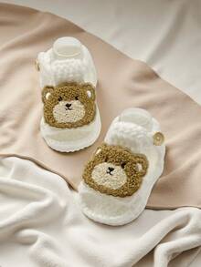 1 Pair Newborn Infant Knitted Cartoon Bear Pattern Booties, White Knitted Button-Up Infant Shoes - White - View 5