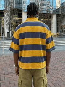 Golden Yellow And Navy Blue Horizontal Striped Number Three Emblem Signifying Established Year 1991 3D Printed POLO Shirts Casual POLO Shirt - 彩色 - 查看 2