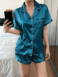 Conjunto de pijama corto de verano para mujer de color liso suave, con delicadas mangas cortas y elegante diseño de cuello con botones, top sencillo combinado con shorts holgados, material de satén fino, suave y liso, amigable con la piel, transpirable, fresco y sin sudor, ajuste versátil y estilizado, cómodo de usar, apto para lavado diario a máquina y fácil cuidado, adecuado para ocio en casa y salidas casuales - Verde - Ver 4