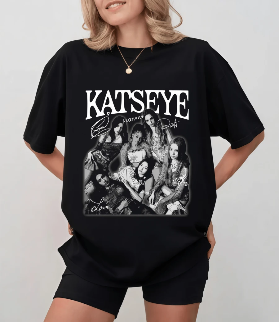 Black And White Photo Print & Signatures KATSEYE K-Pop Style T-Shirt For Women - 黑色 - 查看 1