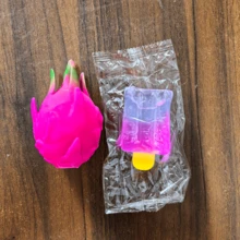 1 món đồ chơi bóp hình thanh long sống động như thật, đồ chơi nghịch ngợm hình thanh long sáng tạo, đồ chơi bóp giảm căng thẳng, thích hợp làm quà tặng ngày lễ, quà tặng vui nhộn và dễ thương, quà sinh nhật, quà Phục sinh, quà Halloween, quà Giáng sinh, quà tặng tiệc tùng. - Nhiều màu - Xem 13