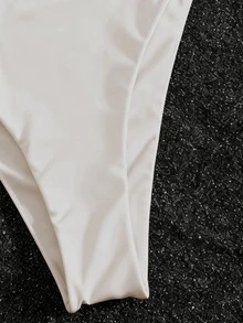 女款優雅黑色V領性感金屬環飾一件式泳衣，高彈力面料，適合海灘與度假，夏季 - 白色 - 查看 5
