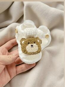 1 Pair Newborn Infant Knitted Cartoon Bear Pattern Booties, White Knitted Button-Up Infant Shoes - White - View 2