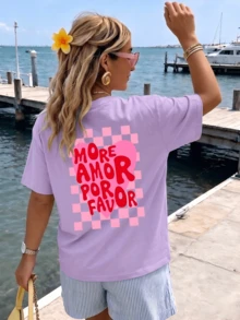 修身短袖T恤，INS風「MORE AMOR POR FAVOR」粉色棋盤格愛心標語印花，薰衣草紫輕量透氣夏季款 - 淡紫色 - 查看 4