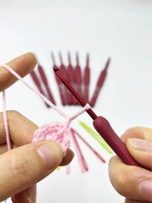 [19pcs]Red Silicone Handle Crochet Hook Set, 2.0-6.0mm 9 Common Sizes + 10 Colorful Sewing Needles, Suitable For Various Crochet Projects, From Fun Small Fabrics To Large Works - Crochet Set - View 3