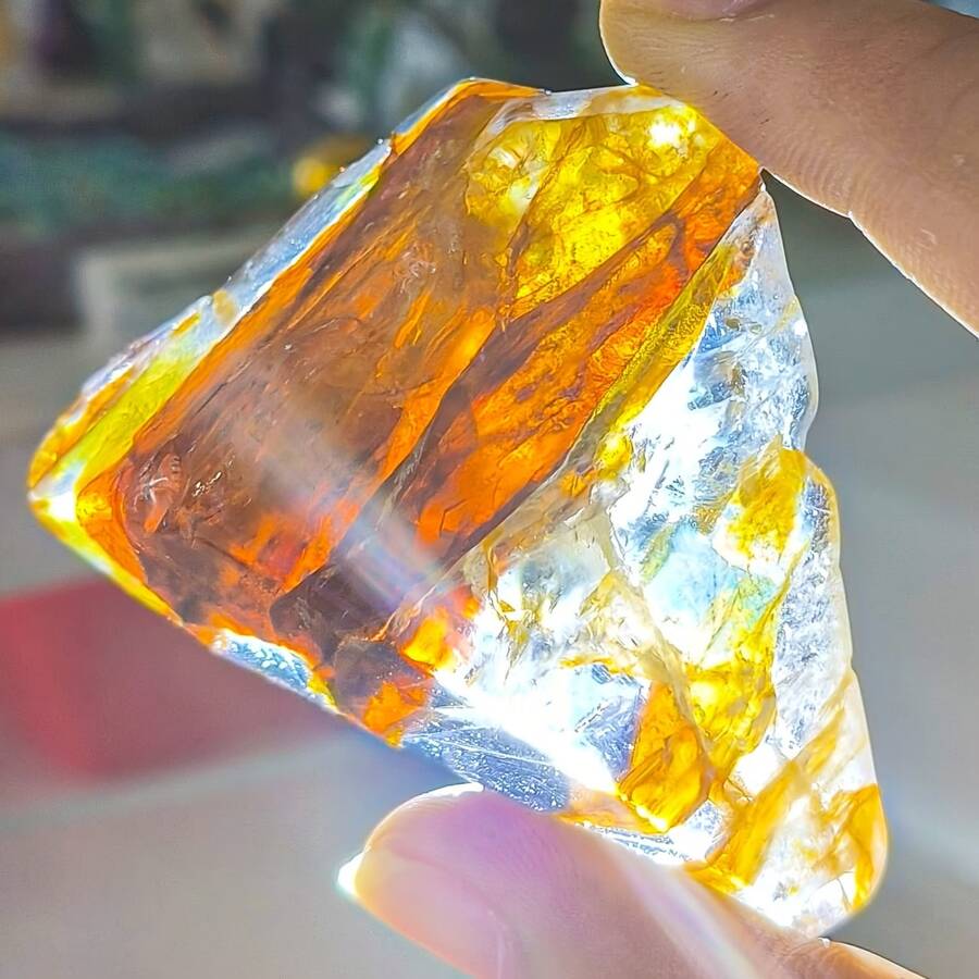 1 pièce Fleurs de gomme jaunes de différentes formes, cristaux jaunes, minéraux de haute qualité. Convient pour les pierres décoratives dans les maisons, sur les bureaux et dans les aquariums. - La fleur de colle jaune épouse sa forme. - Voir 1