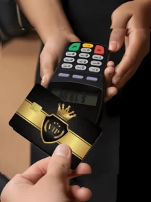 1入皇冠VIP信用卡貼紙 金色徽章通行證 派對生日禮物 PVC材質 防指紋防刮耐用貼膜 男女通用 情侶適用 裝飾金融卡/信用卡、交通卡、學生證 - A款 - 查看 5