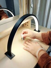 مصباح مكتب LED واحد، مصباح طاولة حديث بشكل هلال، مصباح USB، مصباح القراءة والدراسة، إضاءة ليلية لغرفة النوم وغرفة المعيشة، زر قابل للتعتيم ب- 3 ألوان، يعمل بالطاقة من USB - مصباح مكتبي - مشاهدة 5