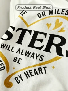 Camiseta de manga corta con cuello redondo suave y casual para mujer, con estampado de corazón y cita de Sisters, ideal para primavera y verano. - Blanco - Ver 3