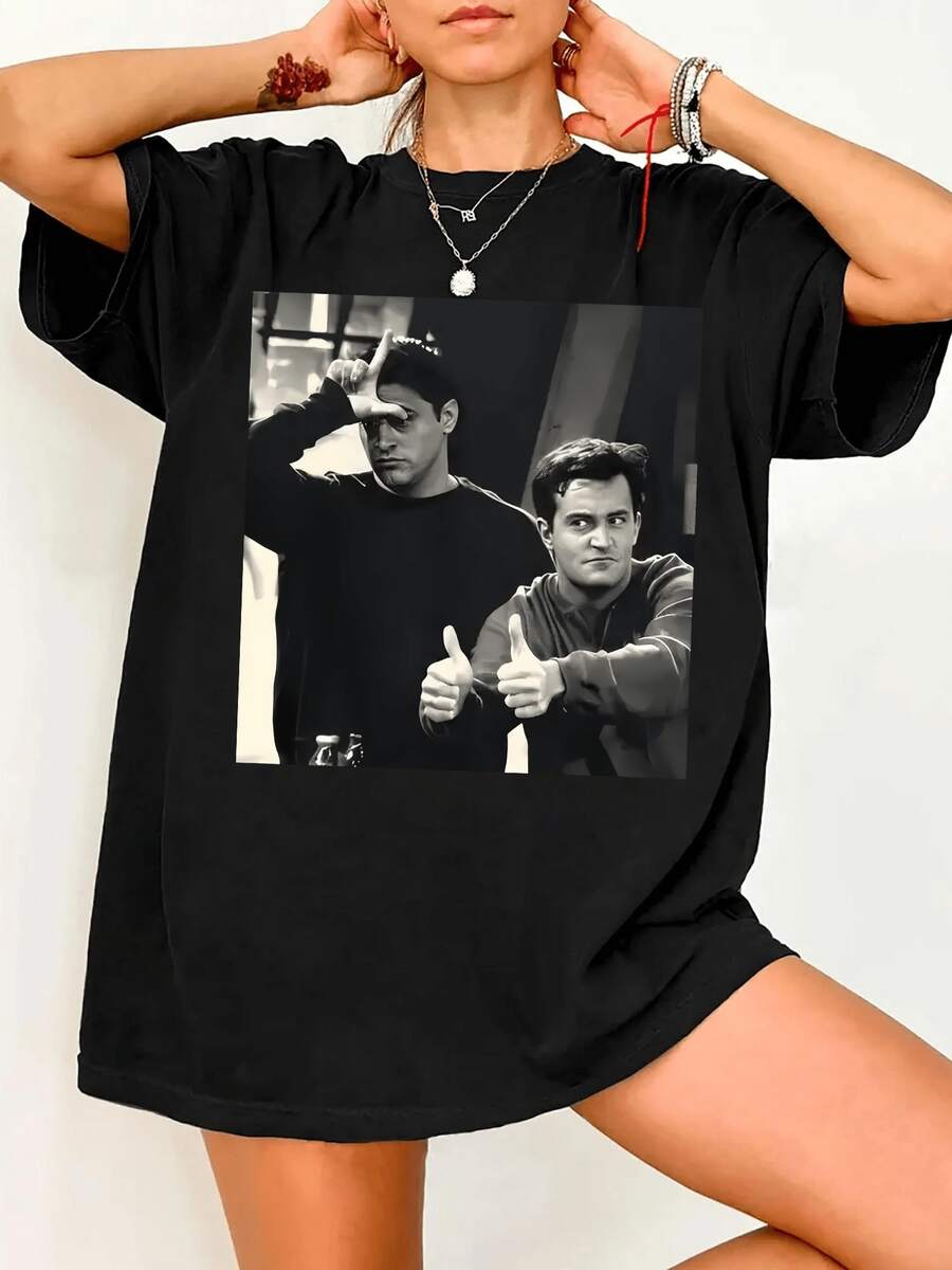 Vintage Friends Chandler Joey Meme T-Shirt, 90er Sitcom Merch Oversized, 100% Baumwolle Y2K Top - Black - View 1