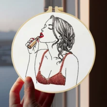 1套刺繡套裝，15x15cm/5.9x5.9in--20x20cm/7.9x7.9in，紅色女性款，手工DIY刺繡套裝，適合成人與初學者，含使用說明書、印花布料、刺繡框、針與線，適合送給家人與朋友的聖誕禮物 - A - 查看 3