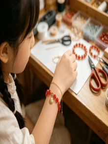 Kit de manualidades de cuentas fácil de hacer: Suministros paso a paso para hacer pulseras y collares para mascotas para principiantes - Multicolor - Ver 14
