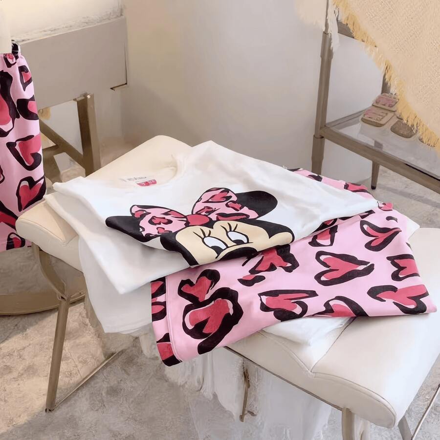 Bộ đồ ngủ và áo choàng tắm Disney Minnie Mouse, áo tay ngắn + quần dài + quần short, đồ mặc nhà thường ngày, đồ ngủ in hình trái tim dễ thương, đồ mặc nhà mềm mại thoáng khí, đồ ngủ mùa hè cho fan Disney in hình Minnie Mouse, áo thun cổ tròn tay ngắn + quần lưng thun & quần short, đồ mặc nhà thoải mái rộng rãi, đồ ngủ nhẹ cho mọi mùa - Nhiều màu - Xem 1